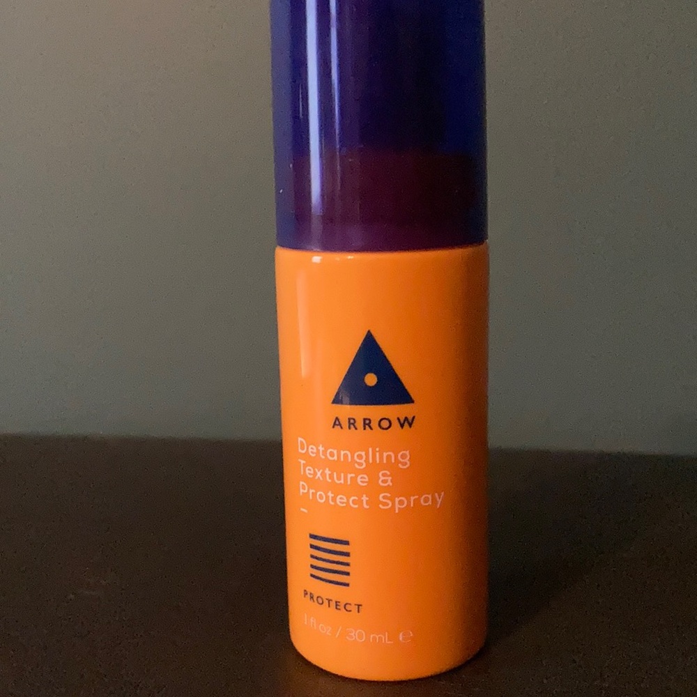 Arrow detangling and texture spray